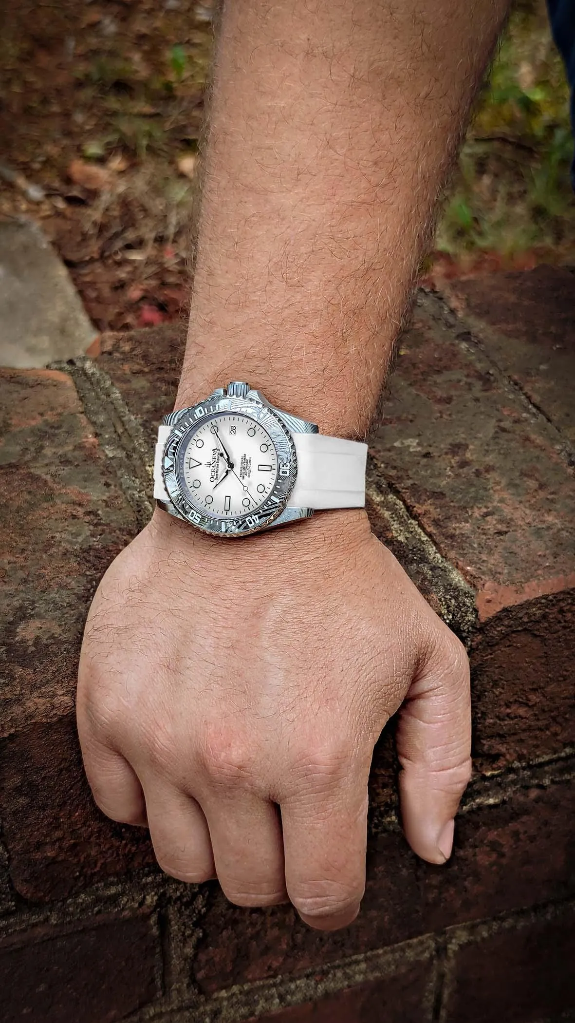 Oceaneva Mens Deep Marine Explorer II White Dial Damascus Steel Watch
