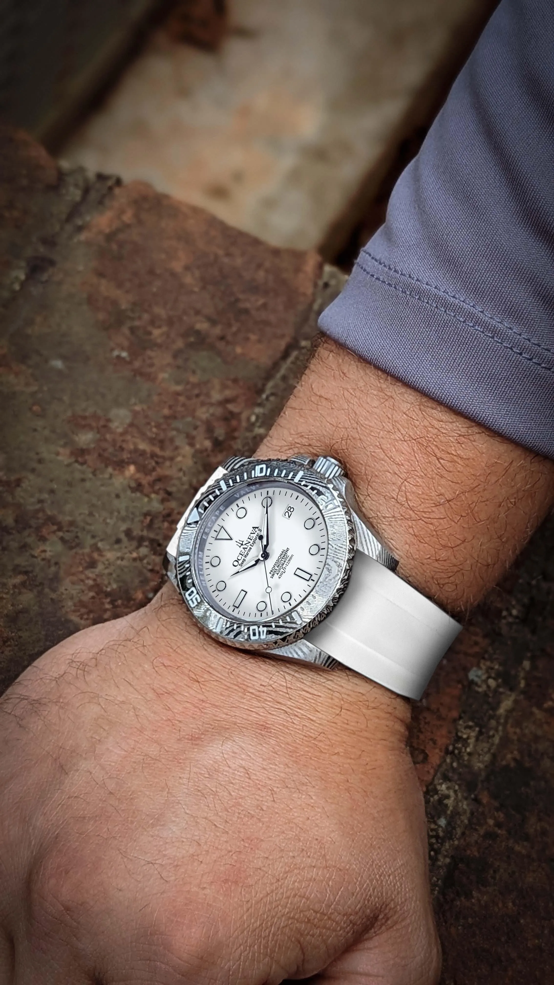 Oceaneva Mens Deep Marine Explorer II White Dial Damascus Steel Watch