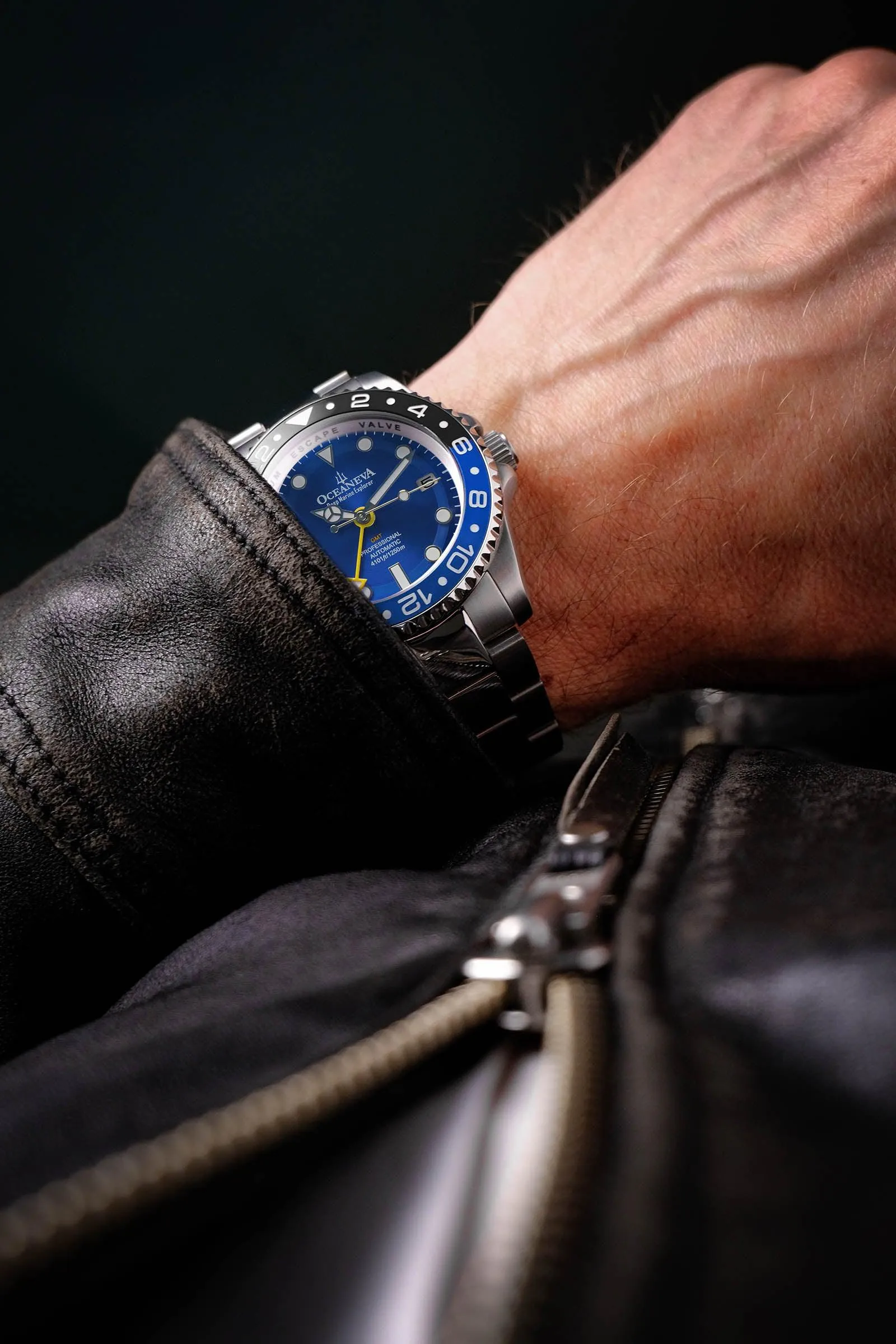 Oceaneva Men's GMT Automatic Deep Marine Explorer 1250M Pro Diver Blue Dial Watch