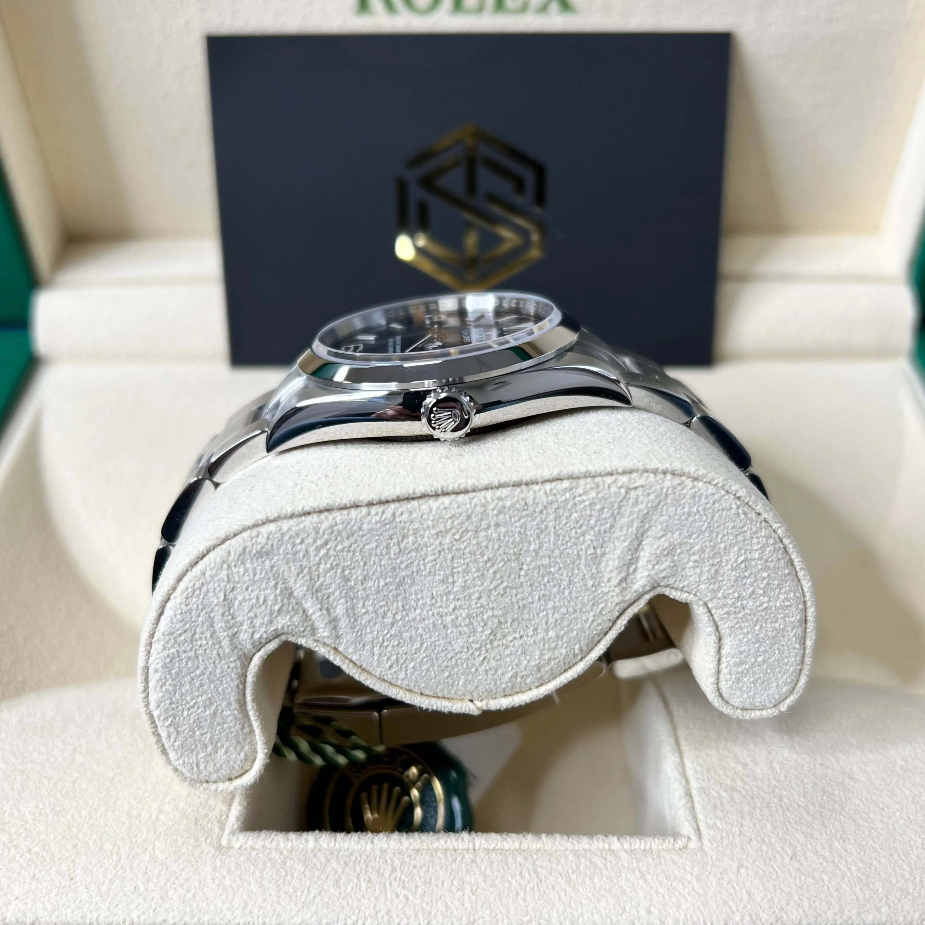 Rolex Explorer 124270 36mm 2022 Unworn Full Set Watch