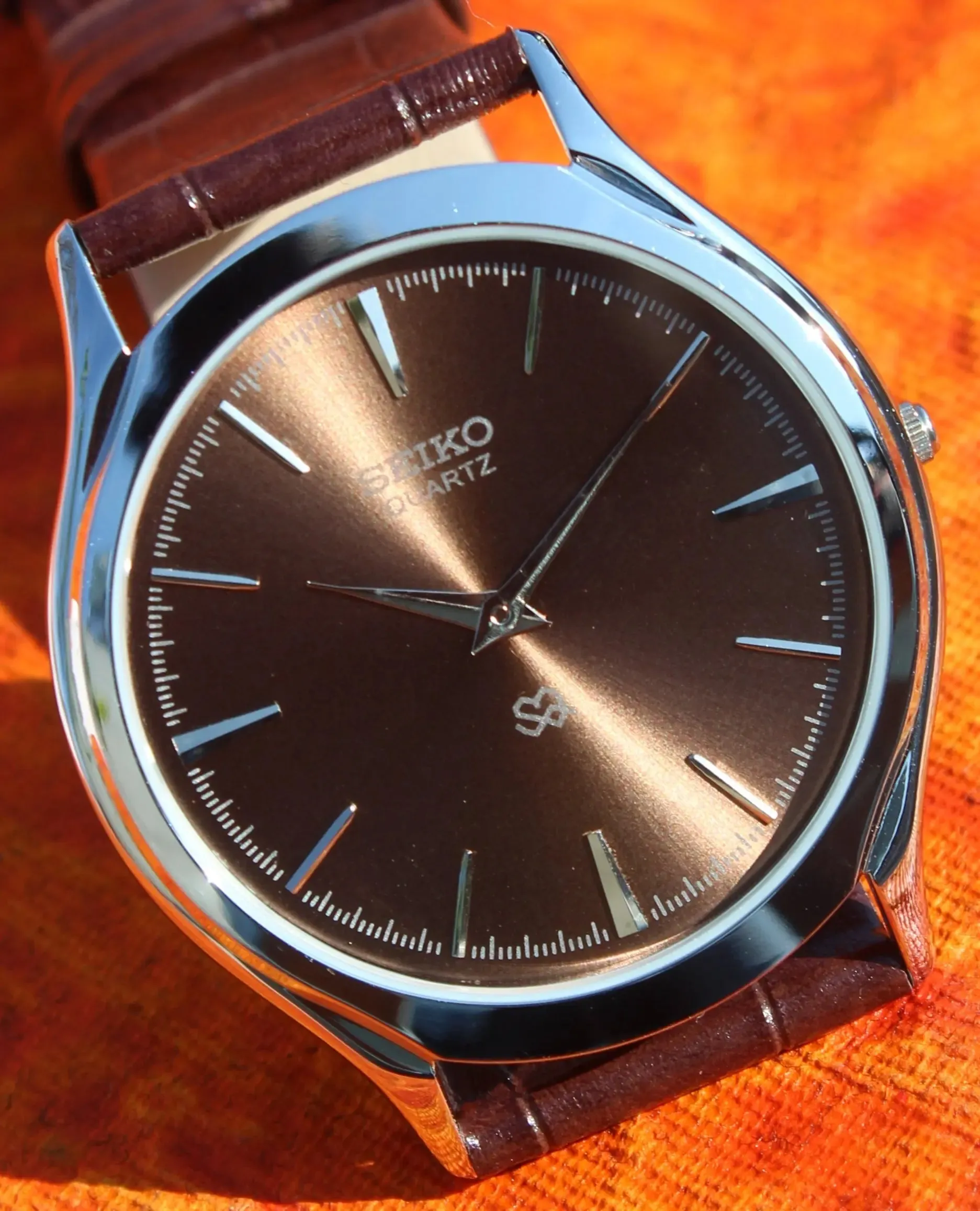 Seiko Quartz Super Slim Two Hands Japan Made Stainless Steel Case Brown Dial Wristwatch