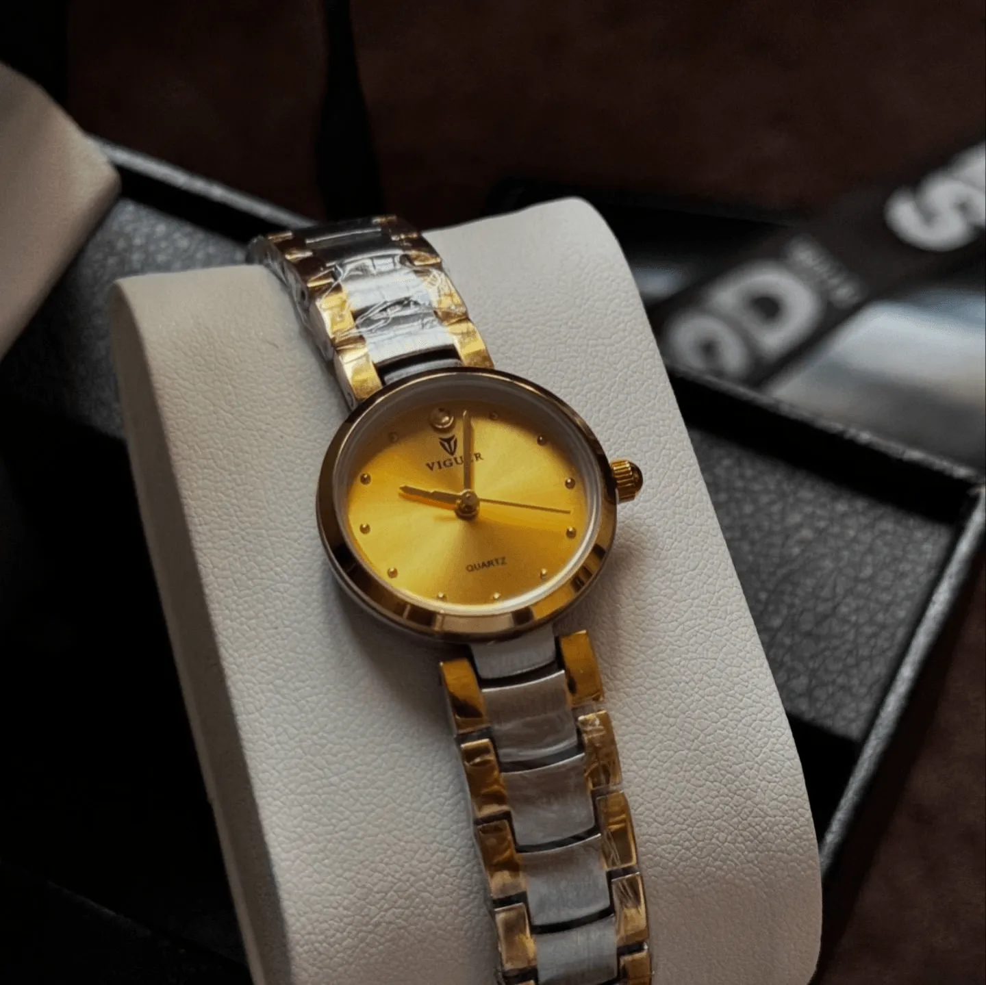 VIGUER Luxury Women Wrist Watch Waterproof - 1332L