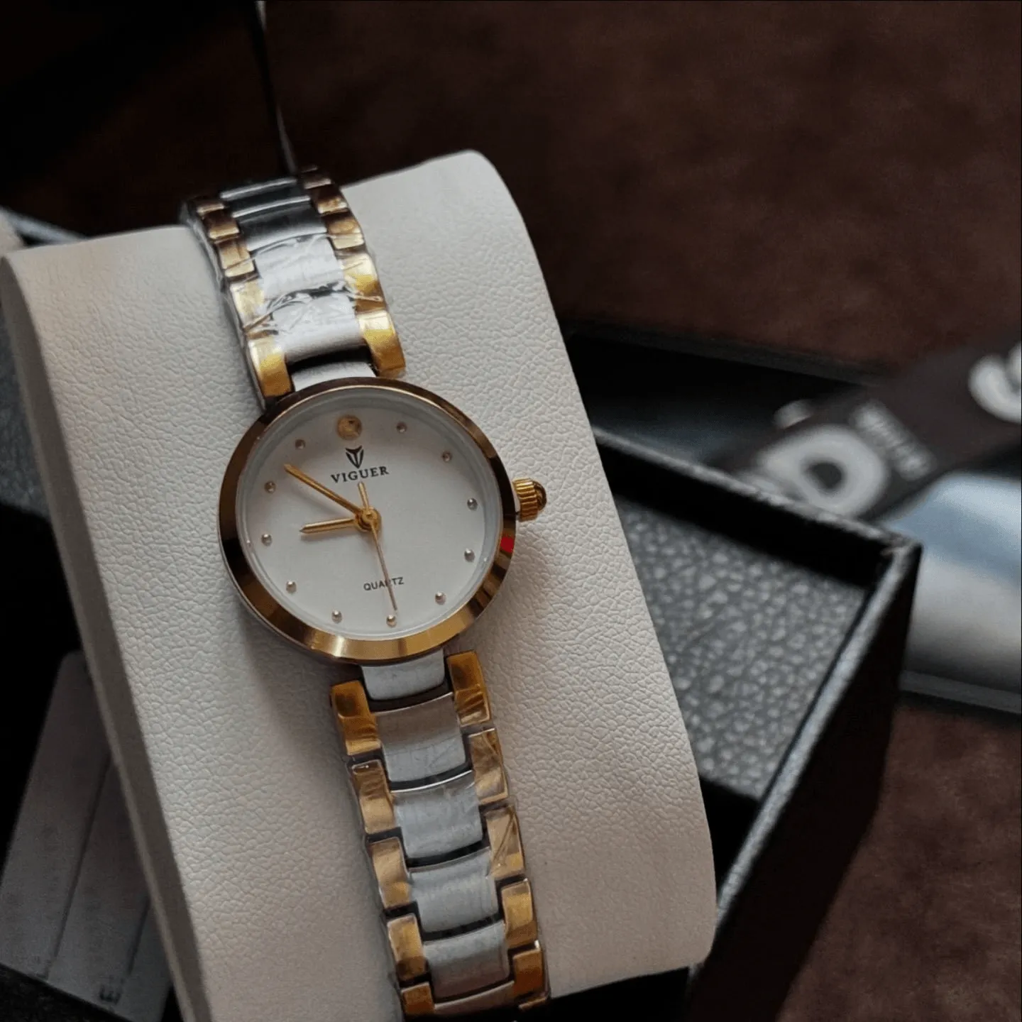 VIGUER Luxury Women Wrist Watch Waterproof - 1332L